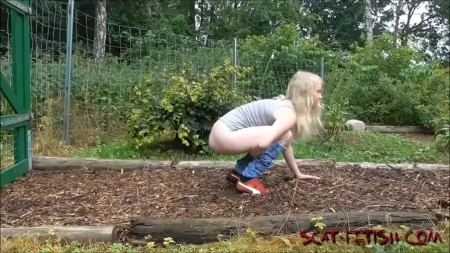 Defecation (Anni-Trinity) Shit outdoor [FullHD 1080p] Teen, Poop