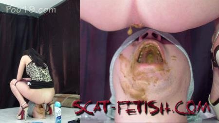 Femdom (MilanaSmelly) Rapid swallowing of female shit without chewing [HD 720p] Humiliation, Face Sitting