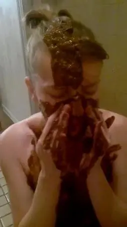 Scat Mask (Julia Dream) Shit On Head Or Total Scat Mess [HD 720p] Shit Girls, Amateur
