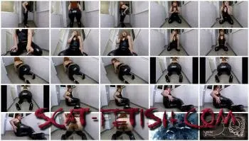 Latex (Cleopatra) Pooping My Tight Leather Leggings [FullHD 1080p] Milf, Solo Screenshot 1