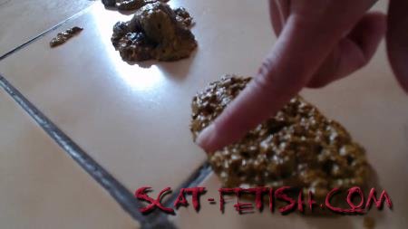 Scatting Girl (Liglee) Shit while I cook [FullHD 1080p] Solo, Shit