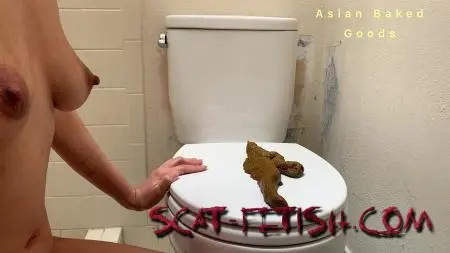 Kaviar Scat (Marinayam19) Shit on The Toilet Cover, Back View [FullHD 1080p] Big pile, Solo