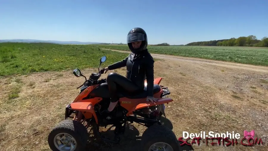 Outdoor Scat (Devil Sophie) THIS is a brake track - outdoor quad shits escalated [UltraHD 4K] Solo, Milf