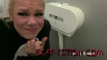 Pooping Girls (Devil Sophie) Extremely stomachache in the furniture store [UltraHD 4K] Girls, Poop