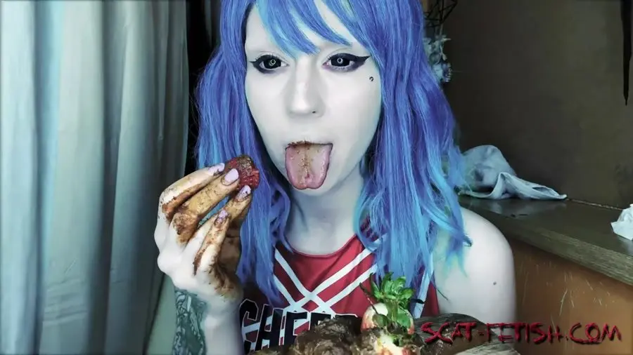 Solo (SweetBettyParlour) Unnerving stinky strawberry [FullHD 1080p] Teen, Eat Shit