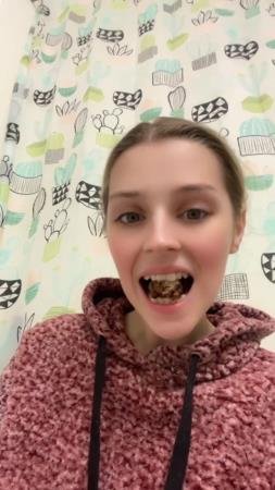 Amateur (Maria Anjel) My Scat journey 5 Compilation [UltraHD 4K] Eating, Solo