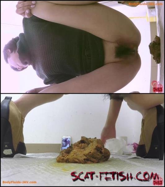 Girl decided to show a poop and urine on camera. () Defecation/Filth jade [FullHD 1080p]