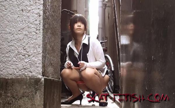30 Japanese Girls caught pooping on surveillance camera. (HD720p) () Copro/2023 [HD 720p]