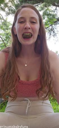 Eat Shit (PrincessBabyLuna) Swallowing For The First Time [UltraHD 2K] Solo, Outdoor