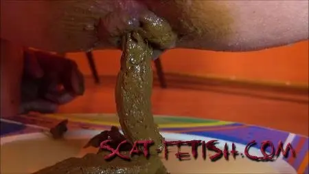 Solo (Dirty Girl) Pee Drink and Shit Eating [FullHD 1080p] Eat Shit, Defecation