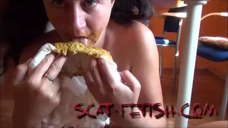 Amateur (Diaper Scat) Diaper on the butt of a woman in shit [HD 720p] Solo, Milf