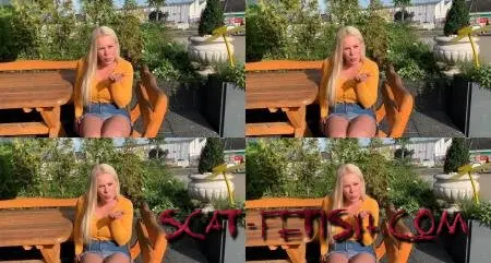 Mydirtyhobby.de (SteffiBlond) Public brazen shit in the burger car in front of the burger shop! [FullHD 1080p] Human Toilet, Public