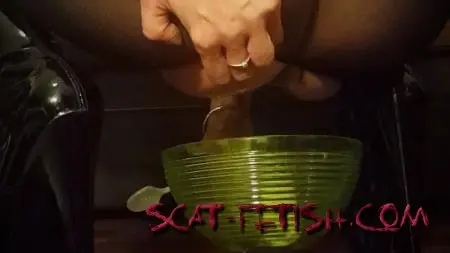ScatShop.com (Mistress Antonella) THE SWEETEST Hot Chocolate &Banana for  slaves [SD] Scat, Solo