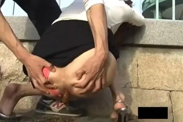Public Scat (Big Farting Girls) Outdoor hold a woman’s ass while she poops [SD] Smearing, Piss