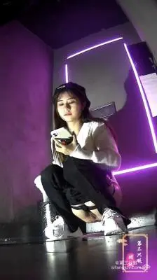 SifangkTV (The Best) Hidden camera in the women’s Toilet of a nightclub [UltraHD 4K] Poop, Asian
