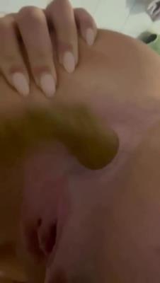 Scatology (Amateur) Simultaneous shitting and masturbation of a girl [HD 720p] Shit, Poop