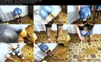 ScatShop.com / ScatBook.com (Golden Scat Girls) Liquid Diarrhea On My Legs [FullHD 1080p] Shitting, Peeing Screenshot 1