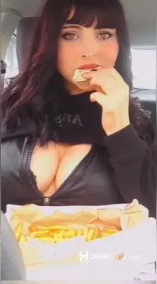 DarkFans.com (Domina Marbella) French fry feeding time for slav [UltraHD 2K] Solo, Toilet Slavery