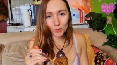 Scatbook.com (Kitty Skatt) POV Cook And Feed [FullHD 1080p] Solo, Defecation