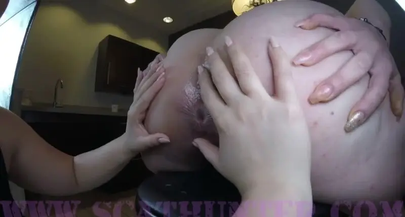 Scathunter.com (Scat Hunter) Turd Nerds (Valentina &amp; Raquel) [HD 720p]