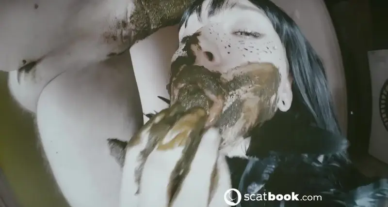 Scatbook (SweetBettyParlour) Enormous Huge Turd SCAT Blowjob x Eating [HD 720p]