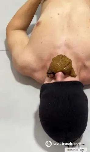 Scatbook (Katherine Farts) Pile of shit [HD 720p]