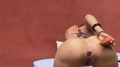 Scatshop.com (Linda aka VeganLinda) Carrot Fuck Pussy And Anal With Shitting [HD 720p] Solo, Poop