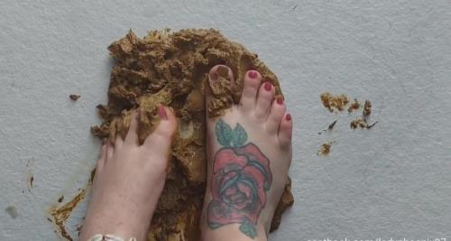 Scatbook (Lady Phoenix) Shit flavour feet [HD 720p]