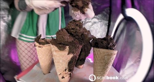 Scatbook (SweetBettyParlour) Fan with  unusual  ice cream [FullHD 1080p]