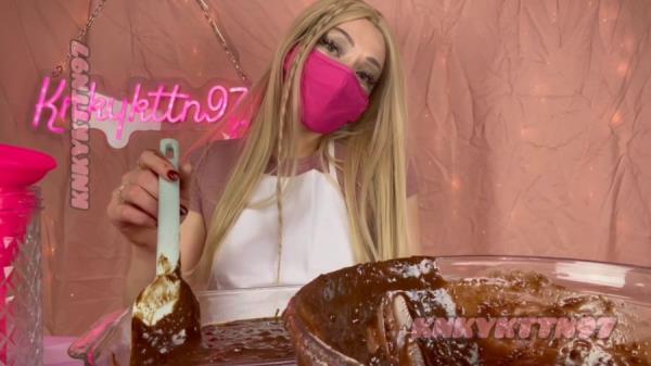 Defecation (KnkyKttn97) Kinky Bakery [HD 720p] Dildo, Scat