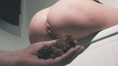 Filthygrid.com (Mia Skye aka MiaRoxxx) A Shit In a Customers Hand [HD 720p] Germany, Dirty Anal