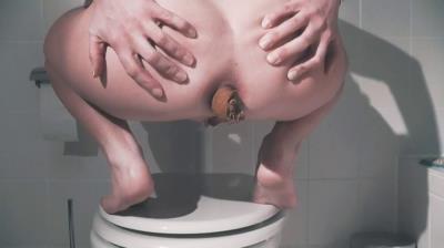 Filthygrid.com (Mia Skye aka MiaRoxxx) Big Toilet Turd [HD 720p] Germany, Dirty Anal