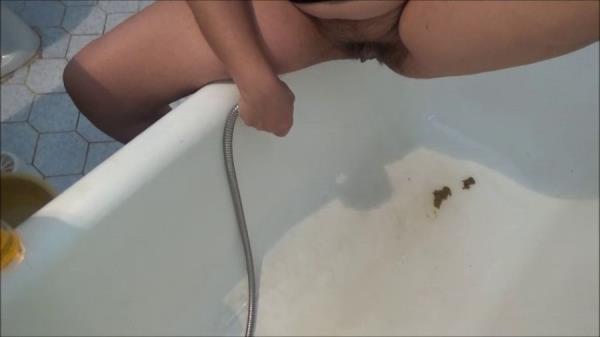 Scatshop.com (Mistress Roberta) Diarrhea And Enema [SD] Fetish, Romanian