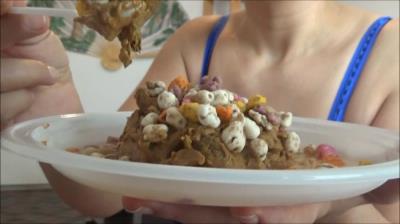 Scatshop.com (Mistress Roberta) Delicious Shit Cake [SD] Fetish, Romanian