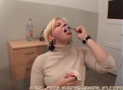 Scatqueens-Berlin.com (Lady Missy, Lucy Delunatic, Lady Grace, Miss Flowers, Lady Katherina, Lisa Anderson) Die Doppelte Portion Part 1 [SD] Femdom, Humiliation