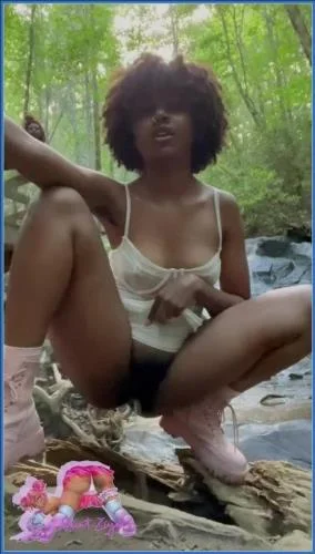 Pissing at a waterfall Scat, Kaviar [SiteRip / 2025] 4.89 MB