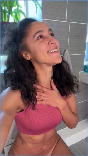 Ella Dearest Scat and Farting Adventure in FullHD 1080p