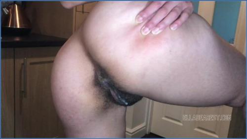 Ella Dearest Dominates with Ella Flavoured Mash Pissing in HD 720p