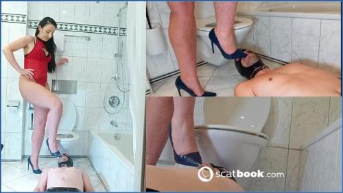 Mistress Luciana's Wild Pissing Femdom Blitz in HD