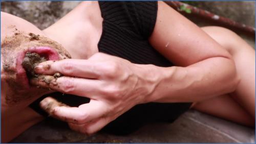 Sabrina Dacos in Summer Plums Gaping and Food Play Video FullHD 1080p