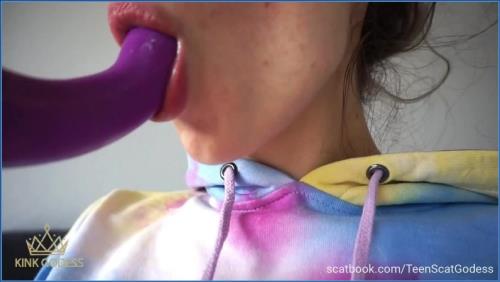 Download TeenScatGodess Dildo Fun and Pissing in HD 720p Scat-Slaves.net