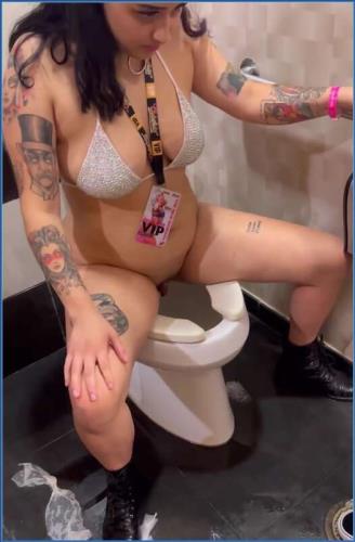 Indigo Dances & Butt Plug Betty in Public Bathroom Fetish [HD 720p]