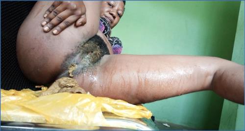 Intense Pissing and Shitting with Ebony Princess in FullHD 1080p