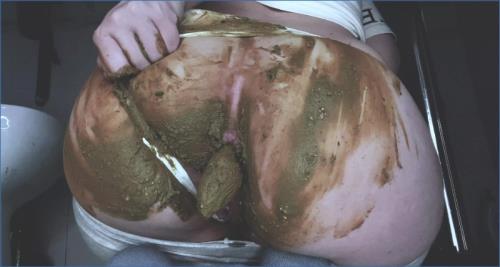 Download Vintage Mistress: Intense Russian Scat in UltraHD 4K Scat-Slaves.net