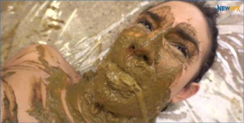 Debora Blue’s Fun Shitty Night Scat Vid in 4K