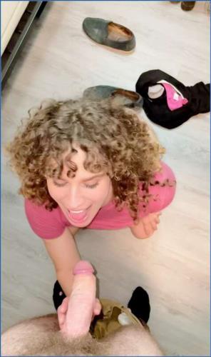 Download Romanian Mistress's Fetish Adventure: Public Pee on Los Angeles College Campus Scat-Slaves.net