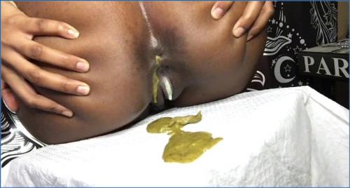 Syren Solo Scat Fetish & Toys [FullHD 1080p] – Scat-Slaves poster