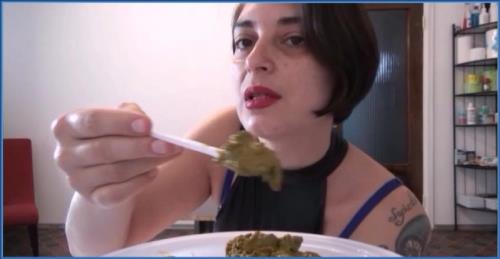 Intense Morning POV Feeding with Mistress Roberta on Scat-Fetish.com