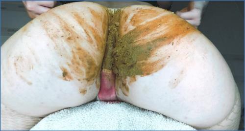 Vintage Mistress Delivers Intense Scat Fetish in FullHD 1080p