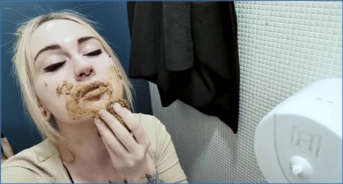 Vintage Mistress Fetish Scat in Public WC - FullHD 1080p Russian – Scat-Slaves poster